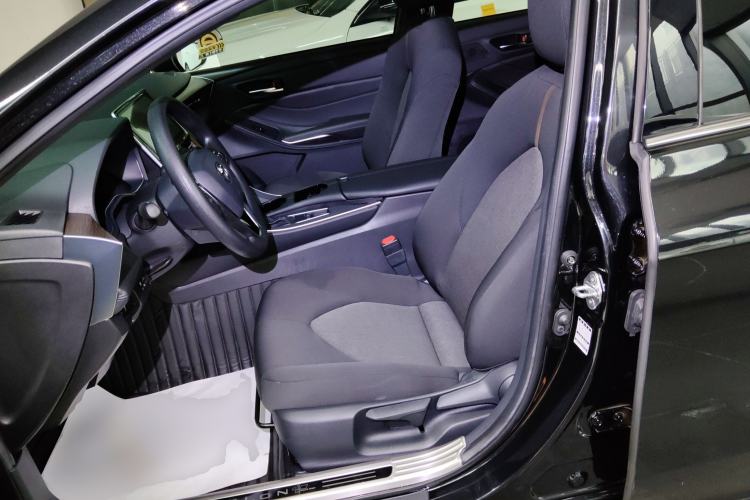 Used Toyota Avalon 2019 2.0L Ambition Edition China VI