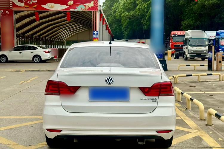 Used Volkswagen Santana 2016 1.6L Manual Comfort Edition Exterior 1