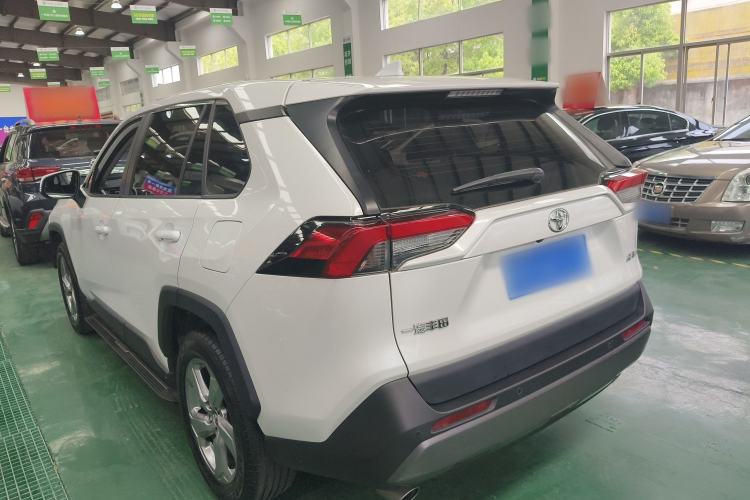 Used Toyota RAV4 2022 2.0L CVT Two-Wheel Drive Fashion Plus Edition Exterior 2