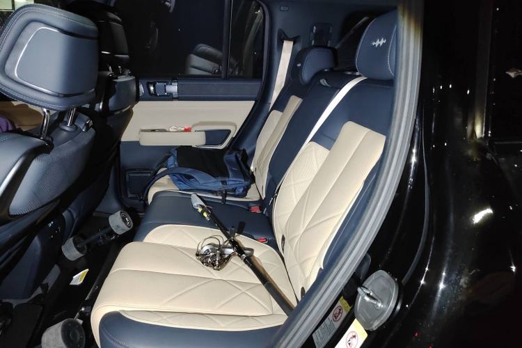 Used Formula Leopard 5 2023 Navigator Edition