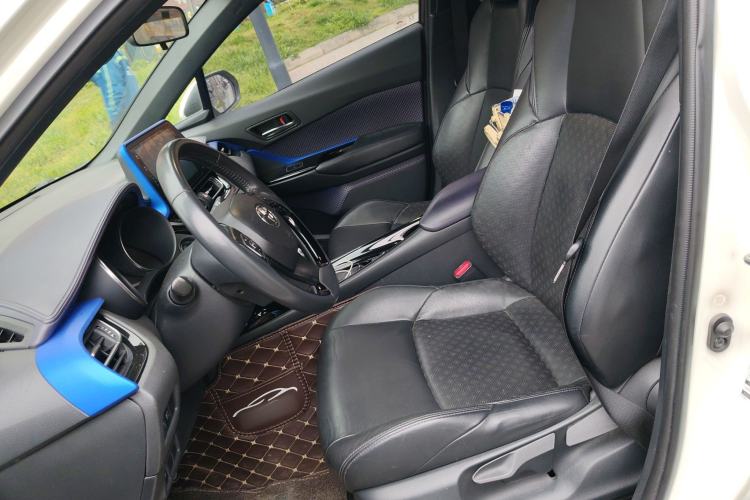 Used Toyota IZOA 2018 2.0L Yichi Version China VI Standard
