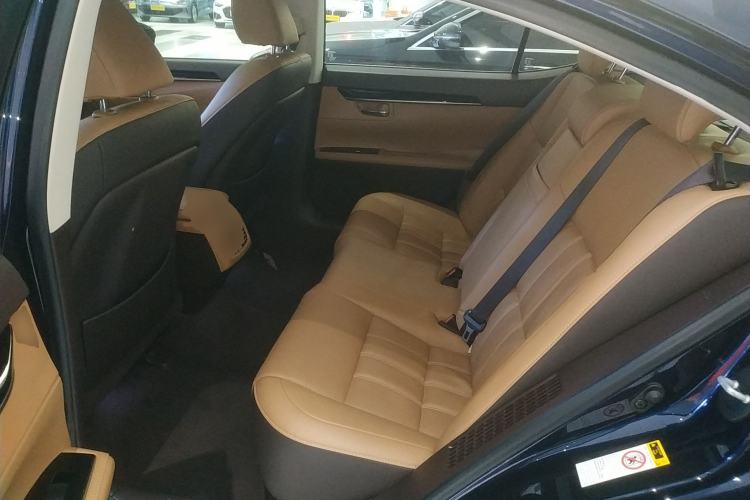 Used Lexus ES 2017 300h Mark Levinson Comfort Edition