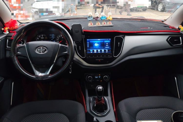 Used FAW Senya R7 2016 1.6L Manual Comfort Model Center Console