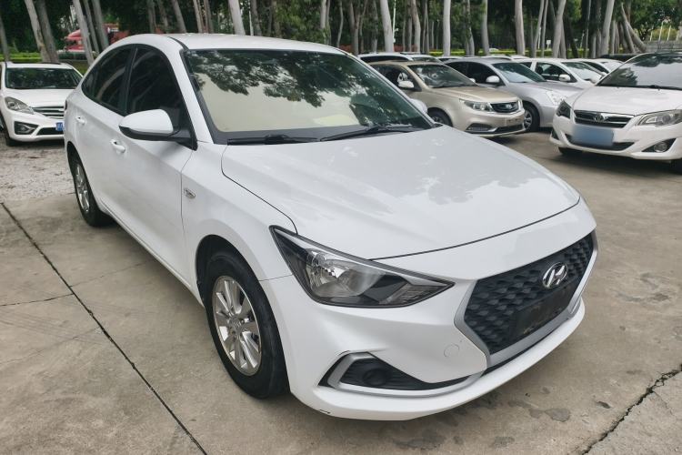 Used Hyundai Celesta 2018 1.6L Automatic GL Enjoyment Edition China VI compliant Front Right 45 Deg