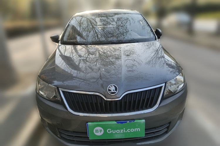 Used Skoda Rapid 2013 1.6L Automatic Enjoyment Model
