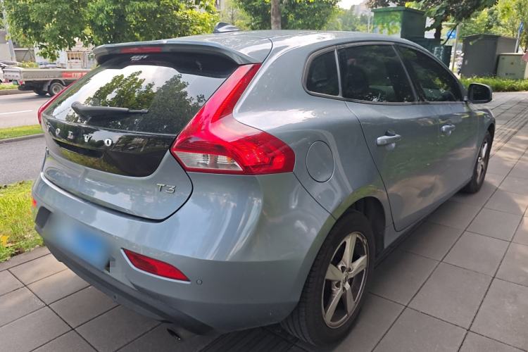 Used Volvo V40 2018 T3 Smart Edition
