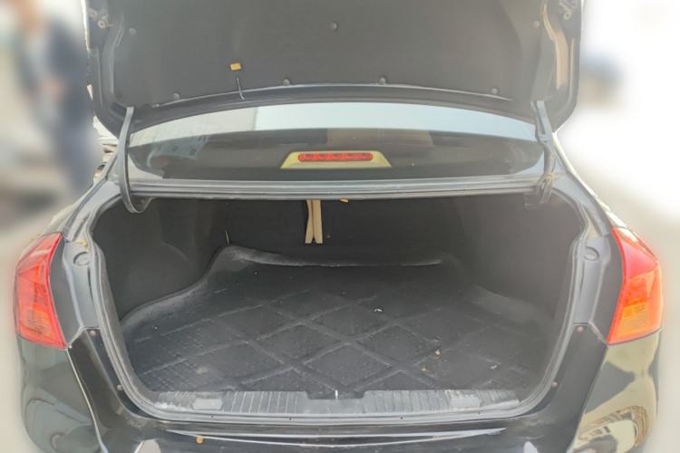 Used Buick Excelle 2011 1.6 LE-AT Trunk