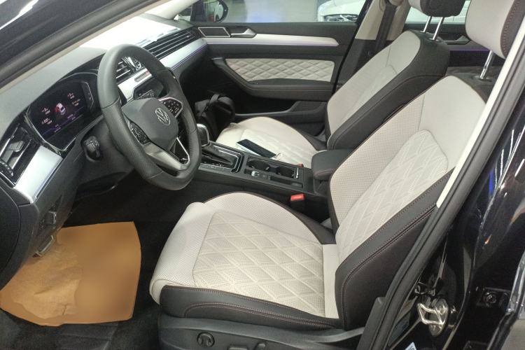 Used Volkswagen Magotan 2023 2 Million Units Commemorative Edition 330TSI DSG Luxury Version Left Front Seat