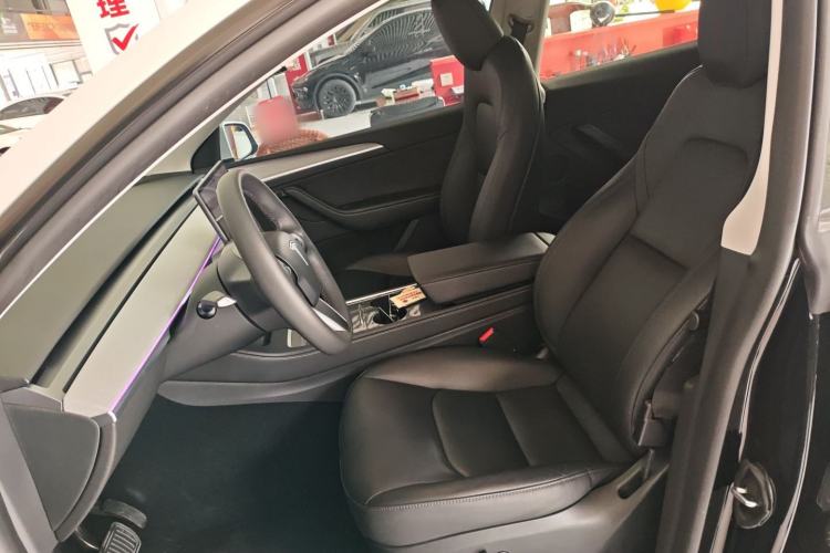 Used Tesla Model Y 2023 Rear-Wheel-Drive Version Left Front Seat