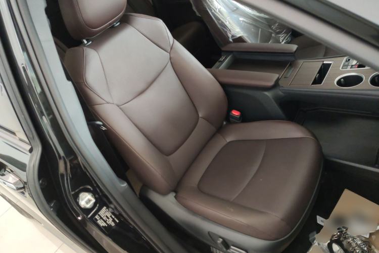 Used Toyota Granvia 2024 2.5L Hybrid Prestige PLUS Four-Wheel Drive Version
