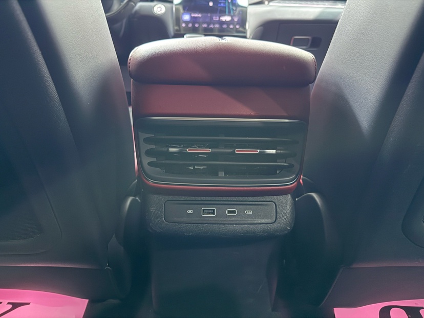 Hongqi HS3 2023 1.5T Two-Wheel Drive Shanwei Edition — снимка 19