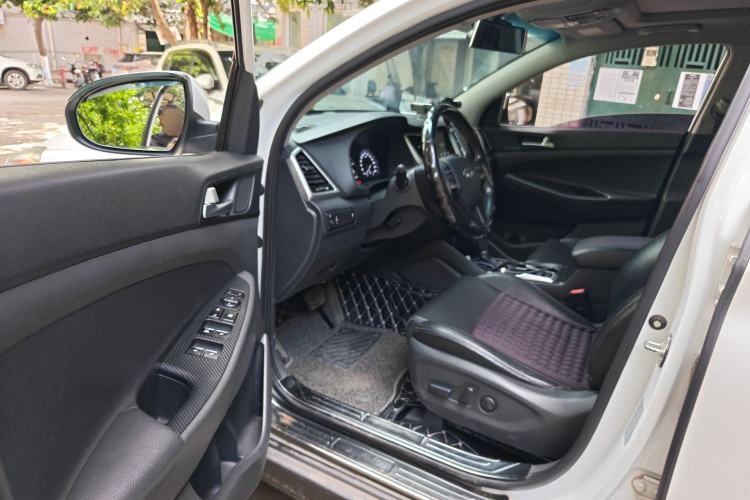 Used Hyundai Tucson 2018 1.6T Dual-Clutch Two-Wheel Drive 15th Anniversary Special Edition Driver Seat