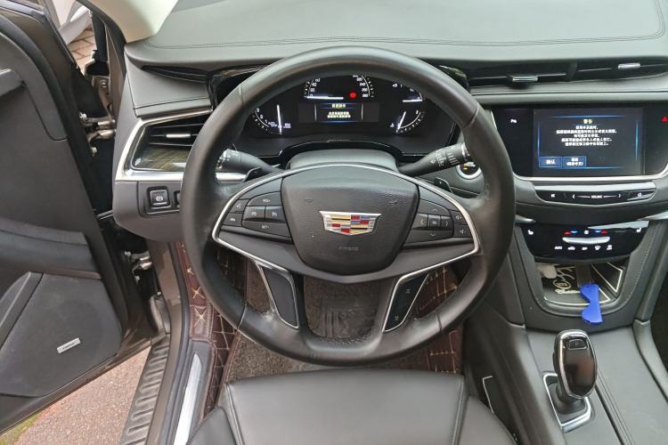 Used Cadillac XT5 2018 25T Luxury Model