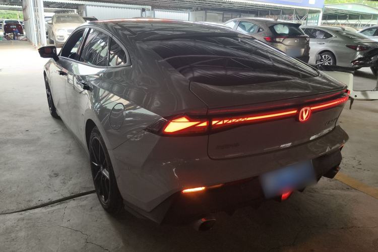 Used CHANGAN UNI-V 2022 1.5T Smart Navigation Version
