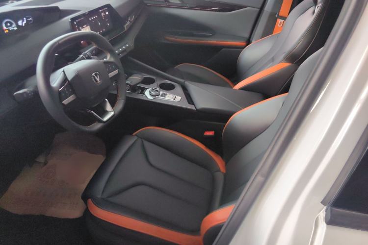 Used Changan UNI-V 2023 1.5T Prestige Model