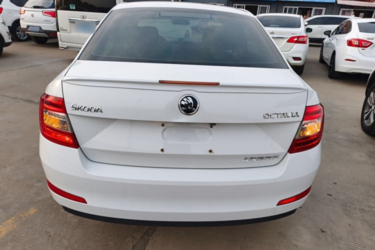 Used Skoda Octavia 2017 1.6L Manual Front-Wheel-Drive Version