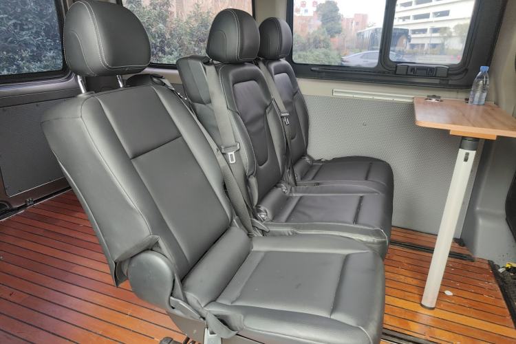 Used SAIC MAXUS Xintu V80 2019 2.5T Classic AMT Aoyuntong Short Wheelbase Mid-Roof 5/6-Seater Left Rear Seat