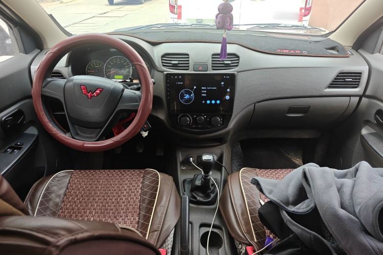 Used Wuling Hongguang 2021 1.5L S Base Version LAR Center Console