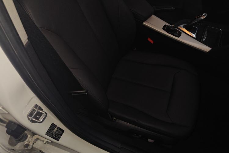 Used BMW 3 Series 2015 320i Luxury Line Stylish Edition