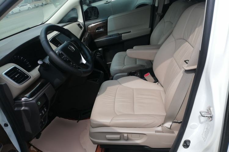 Used Honda Odyssey 2015 Revised 2.4L Luxury Edition Left Front Seat