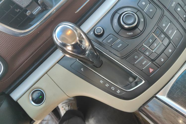 Used Buick GL8 2018 28T Luxury Model China VI Standard