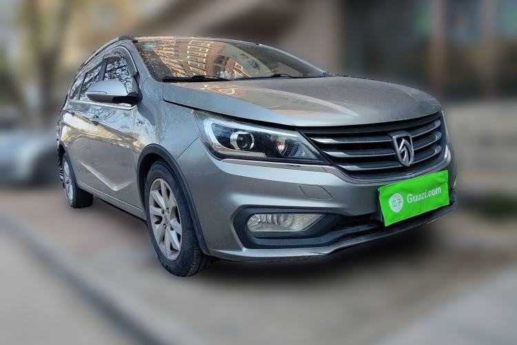 Used Baojun 310W 2017 1.5L Manual Fashion Model China V Front Right 45 Deg