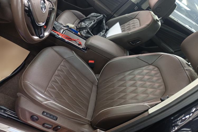 Used Volkswagen Passat New Energy 2020 430 PHEV Hybrid Luxury Edition China VI Standard Left Front Seat