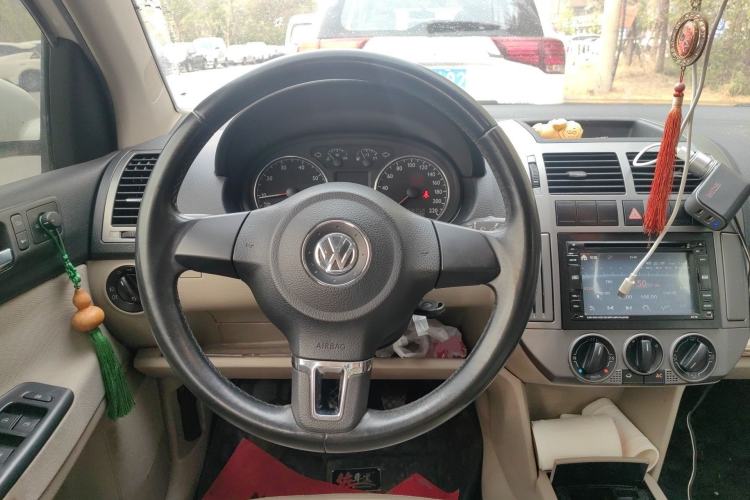 Used Volkswagen Polo 2011 Jingqu 1.6L Manual - Real Cool Edition