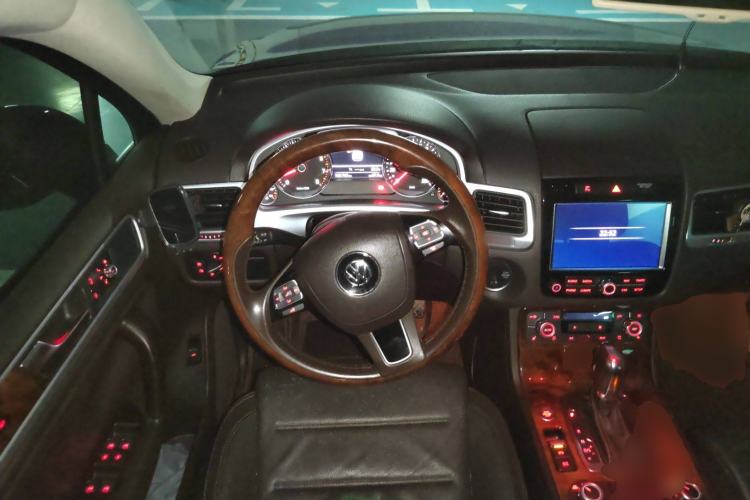 Used Volkswagen Touareg 2014 3.0 TSI New Edition Steering Wheel