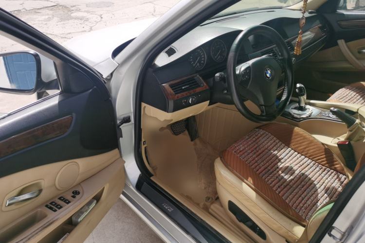 Used BMW 5 Series 2010 520Li Luxury Model
