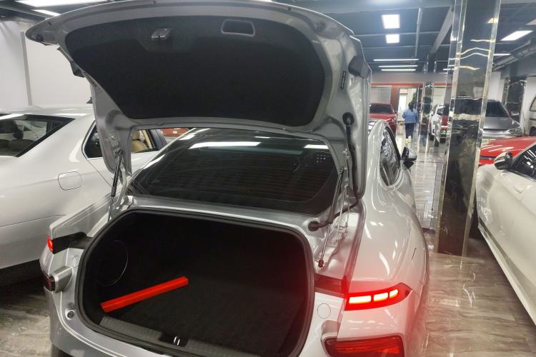 Used XPeng P7 2022 670E+
