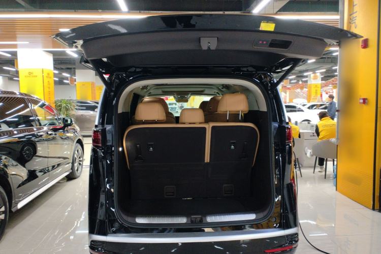 Used Denza D9 2024 DM-i 1050 Luxury Model Trunk