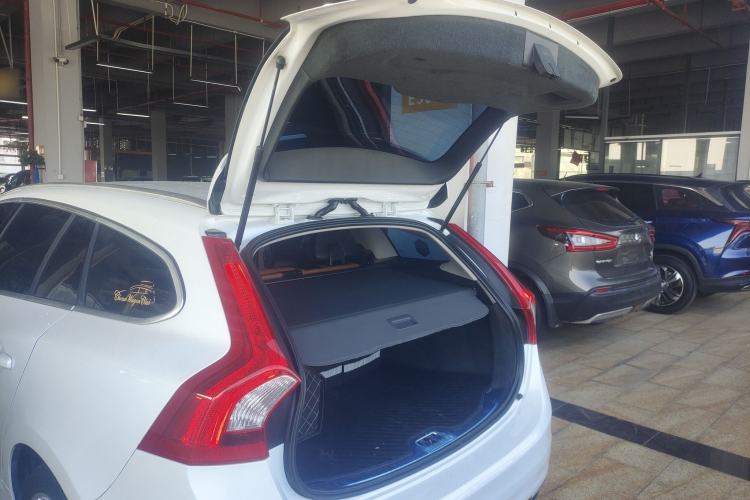 Used Volvo V60 2014 Restyled T5 Zhiya Edition