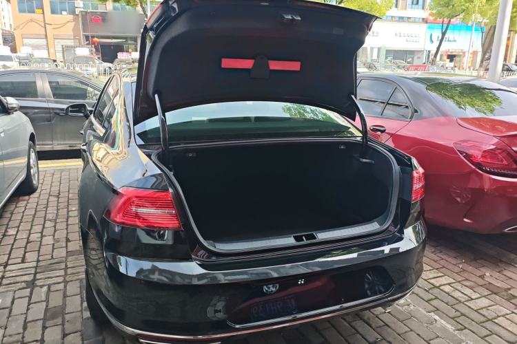 Used Volkswagen Magotan 2019 330TSI DSG Leading Edition China V Standard Trunk