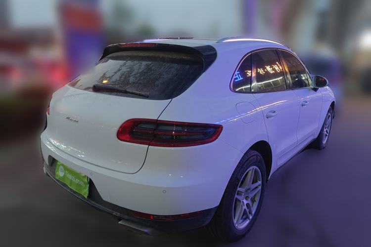 Used Porsche Macan 2017 Macan 2.0T Rear Right 45 Deg