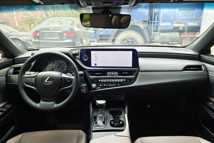 Used Lexus ES 2023 200 Excellence Edition Interior 1