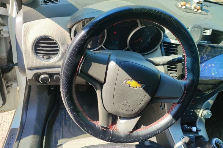 Used Chevrolet Cruze 2011 1.6L SE MT Transformers Edition Steering Wheel