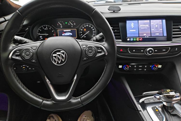 Used Buick Regal 2019 20T Elite Version China VI Standard Center Console