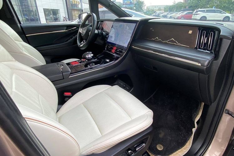 Used GAC Trumpchi M8 2023 Zongshi Series Dual-Motor Flagship Edition Interior 10