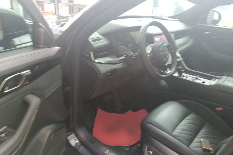 Used Lynk & Co 09 2021 2.0T Halo Six-Seater Driver Seat