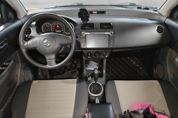 Used Suzuki Swift 2013 1.5L Automatic Standard Edition Center Console