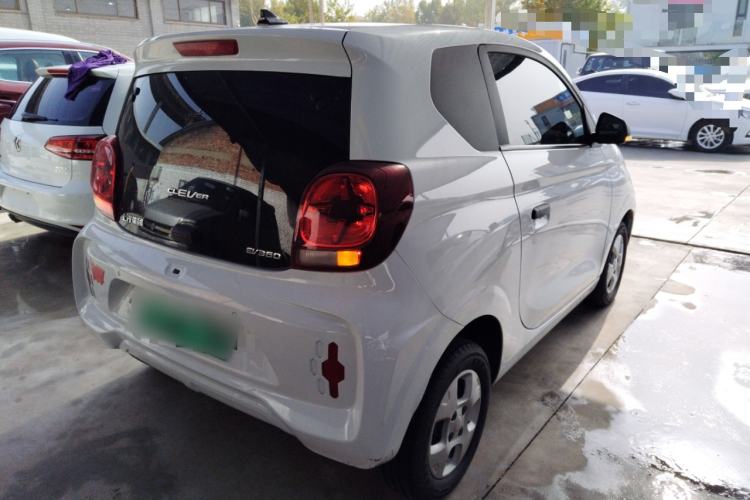 Used Roewe Clever 2021 302 km New Four-Seater Super-Efficient Version
