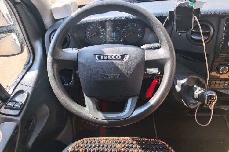 Used Iveco Eurocargo 2021 2.0T Manual Super-Rui Short Wheelbase Low-Roof Side-Hinged Door F1A