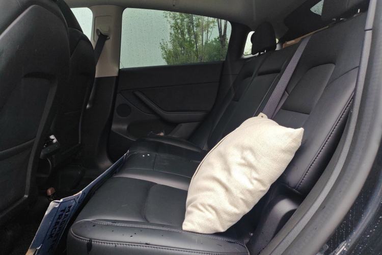 Used Tesla Model Y 2024 Long-Range All-Wheel-Drive Version
