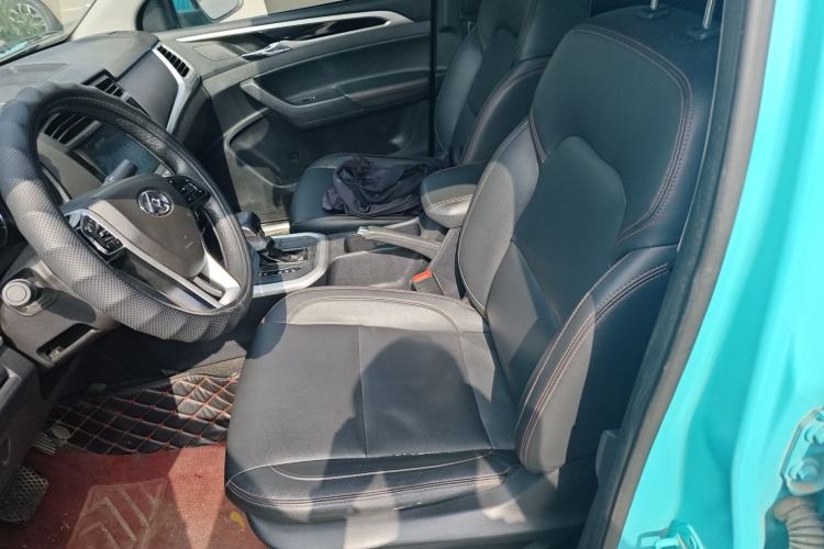 Used SAIC MAXUS T60 2017 2.0T Gasoline Automatic 4x4 High-Profile Luxury Standard Cab
