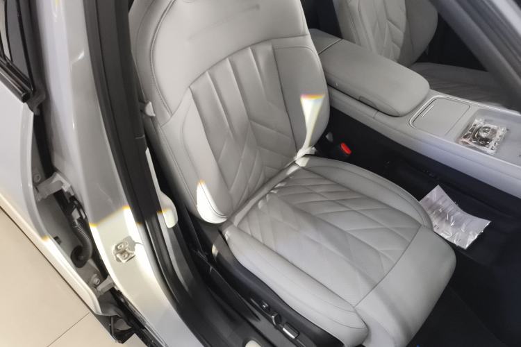 Used Nio ES6 2025 75 kWh Right Front Seat