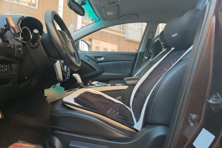 Used Luxgen U6 SUV 2016 1.8T Enhanced Appeal Version Left Front Seat