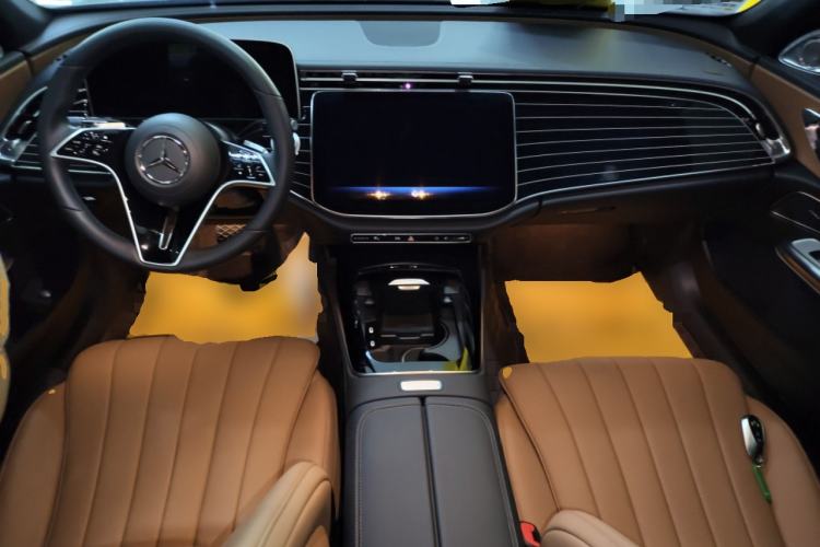 Used Mercedes-Benz E-Class 2025-Year Facelift E 260 L Center Console