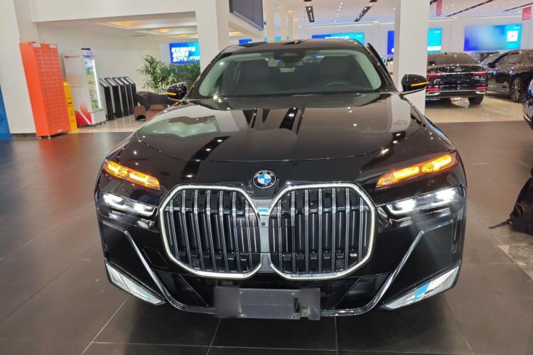 Used BMW 7 Series 2023 735Li M Sport Package
