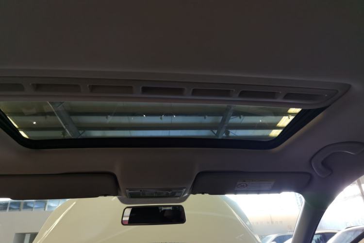 Used Volkswagen Jetta 2015 1.4L Manual Comfort Model Headliner